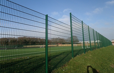 commercial metal fencing Hampshire