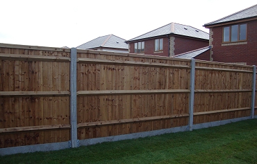 commercial timber fencing Hampshire